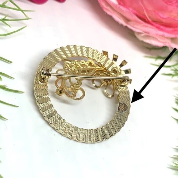 ⚜️VINTAGE Golden Garden Brooch With Pearl Daisy - Picture 8 of 10